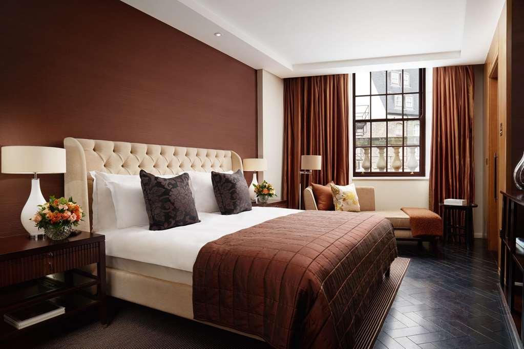 Corinthia Hotel